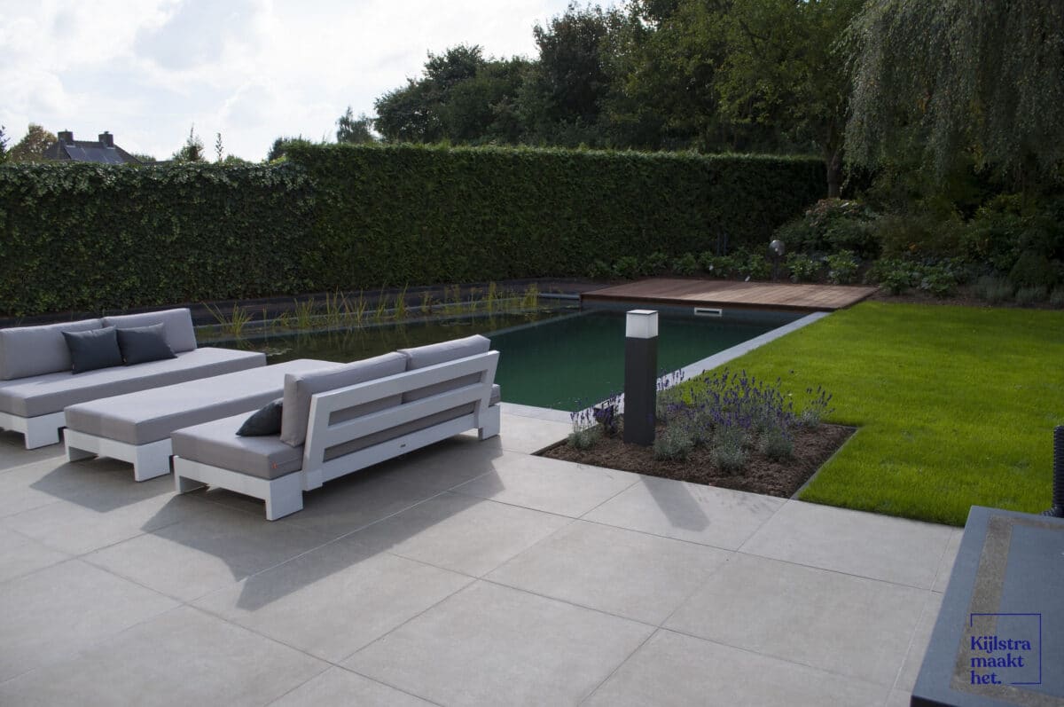 SolidSquare_keramisch_60x60x3_cm_puzzolato_grigio-1-1200x797