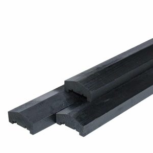 Afdeklat grenenzwart hout piramide
